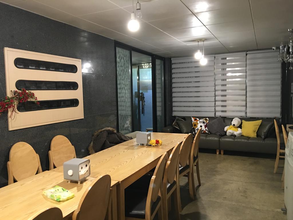 Hongdae Pencil Guesthouse Seoul Bagian luar foto