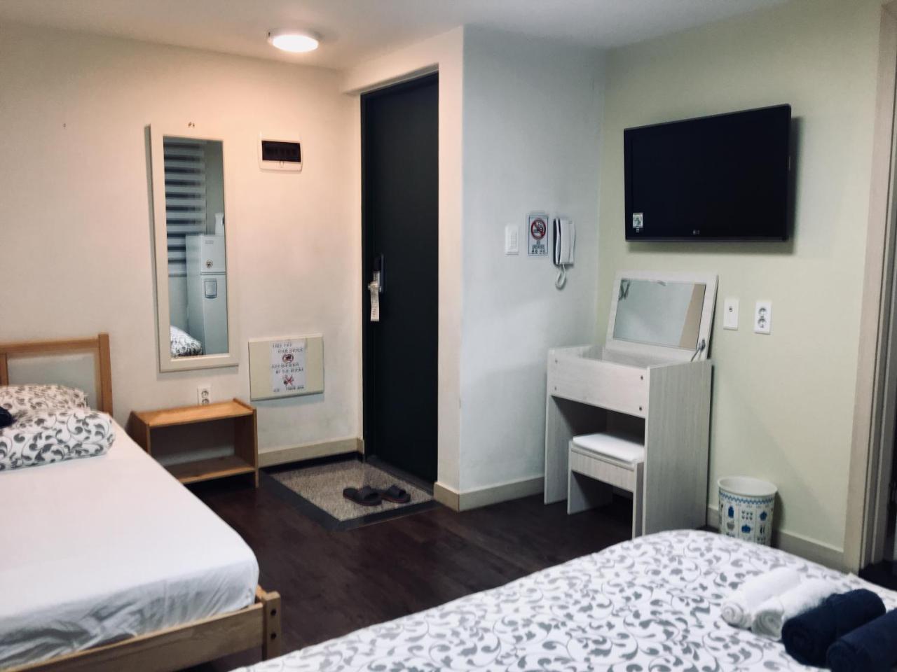 Hongdae Pencil Guesthouse Seoul Bagian luar foto