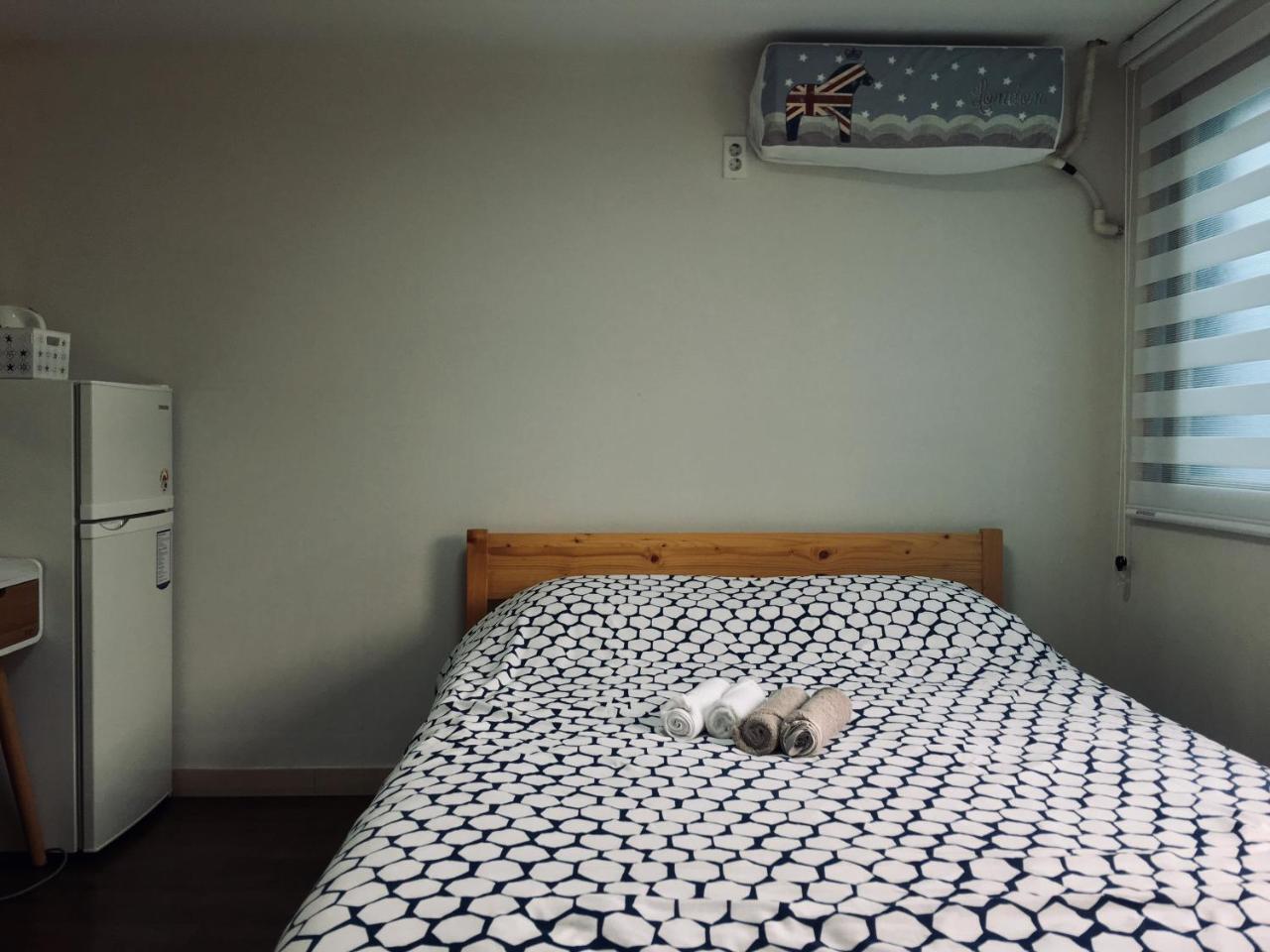 Hongdae Pencil Guesthouse Seoul Bagian luar foto