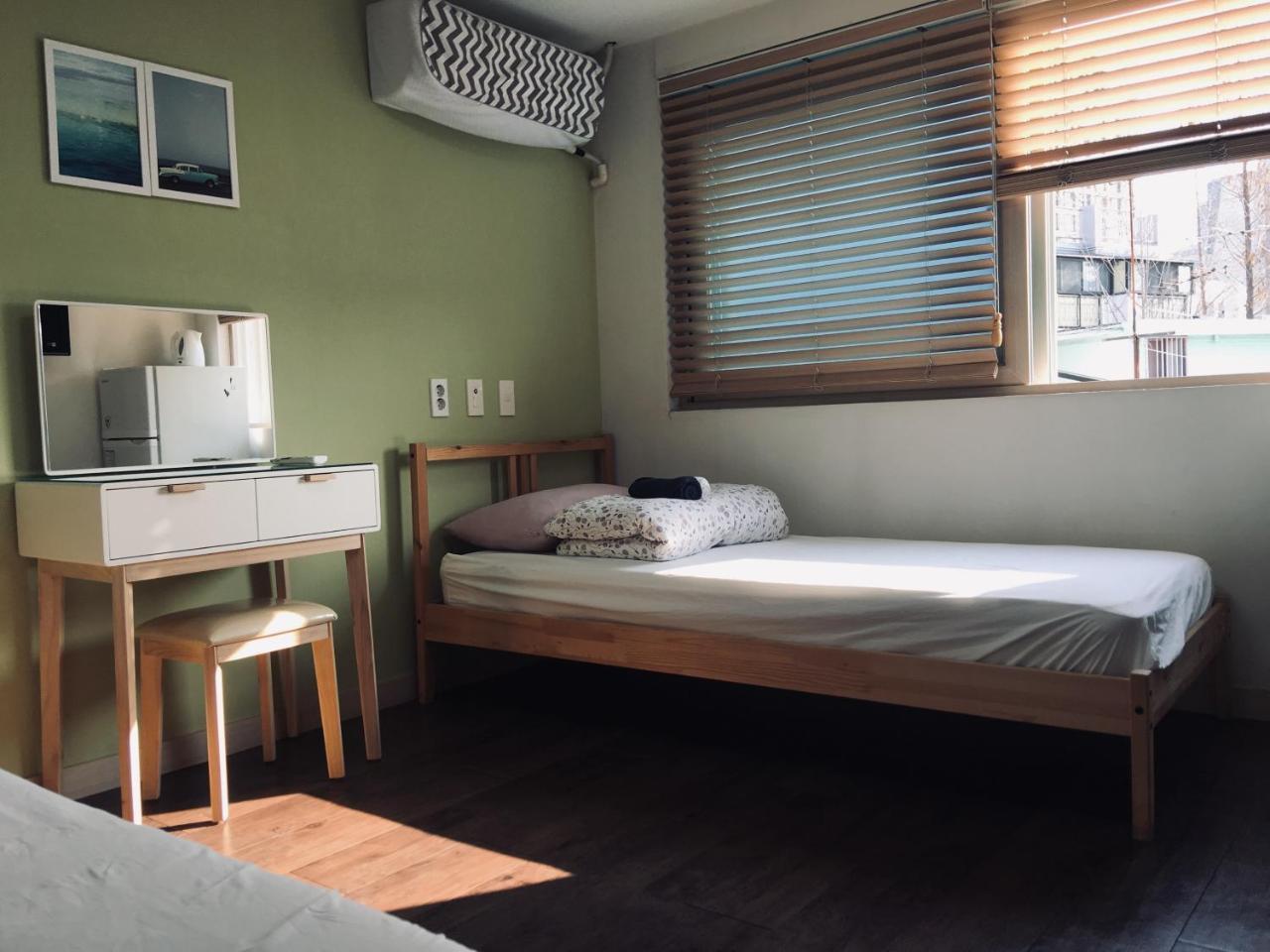 Hongdae Pencil Guesthouse Seoul Bagian luar foto