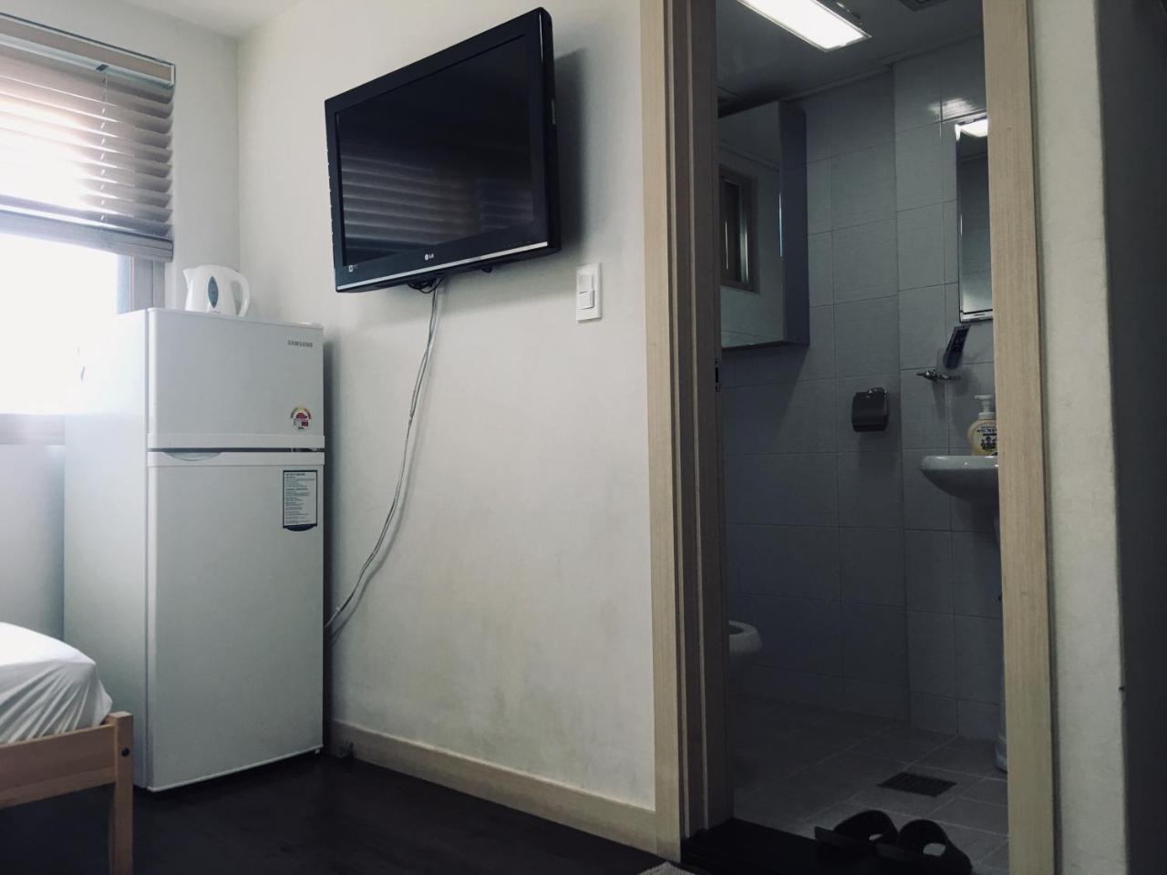 Hongdae Pencil Guesthouse Seoul Bagian luar foto