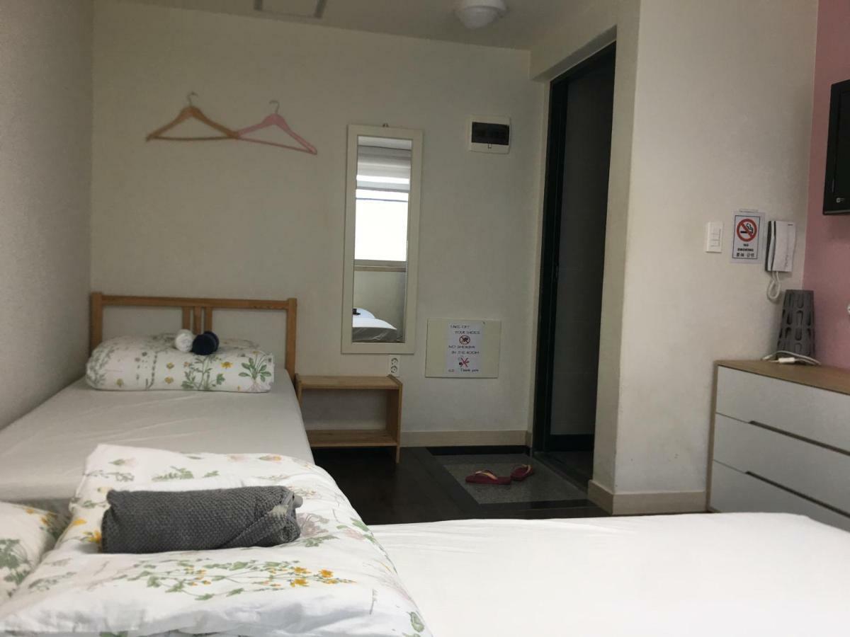 Hongdae Pencil Guesthouse Seoul Bagian luar foto