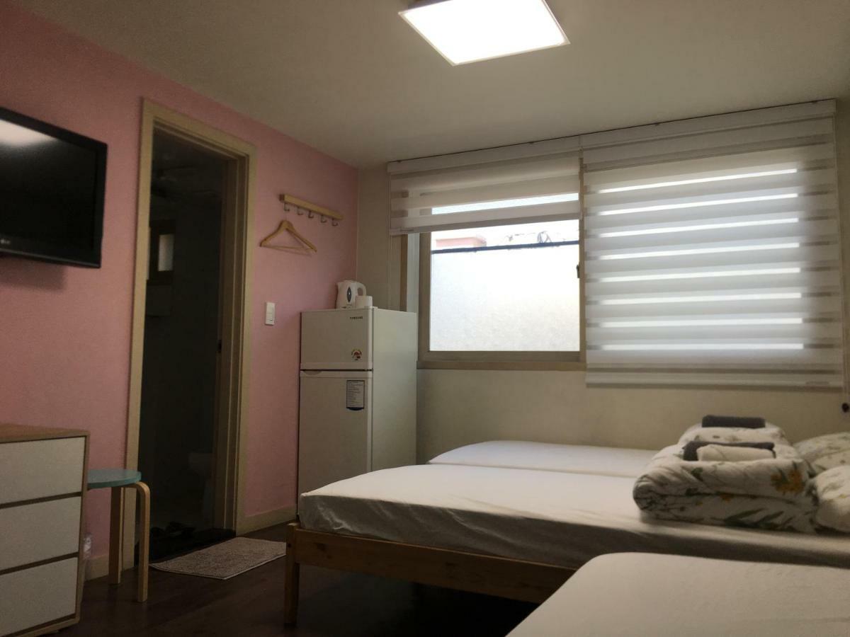 Hongdae Pencil Guesthouse Seoul Bagian luar foto