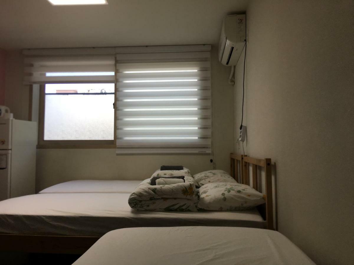 Hongdae Pencil Guesthouse Seoul Bagian luar foto