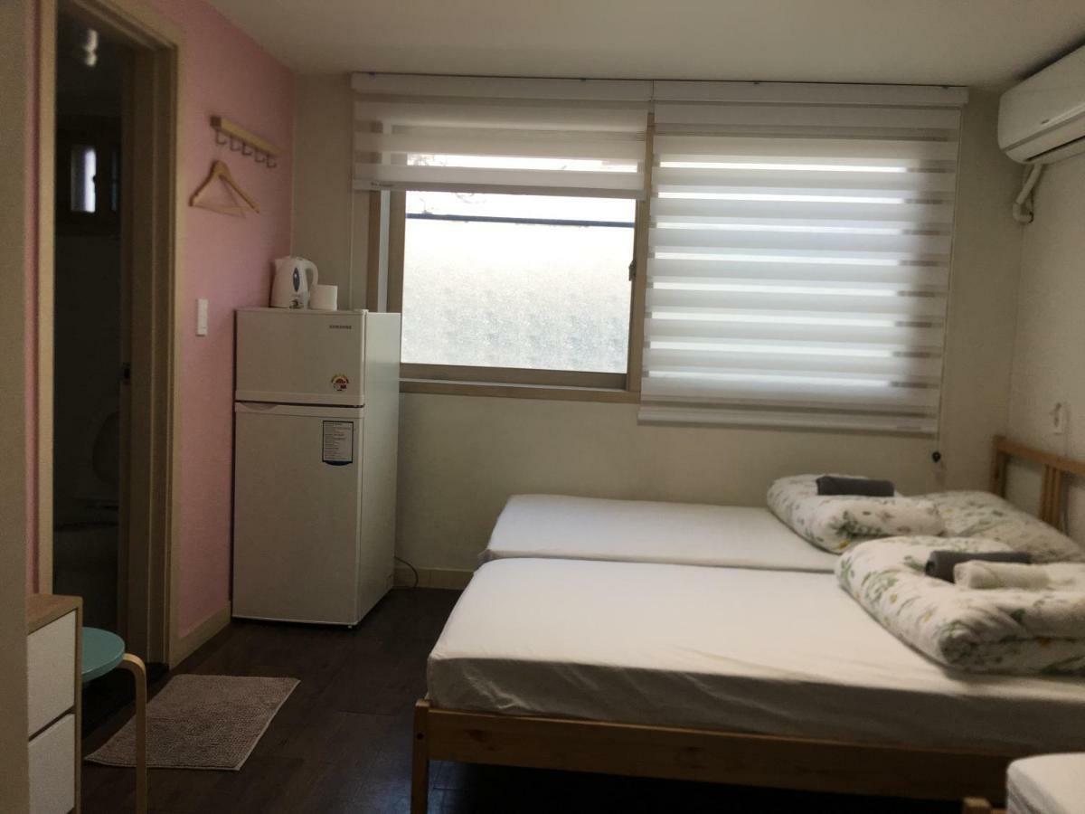 Hongdae Pencil Guesthouse Seoul Bagian luar foto